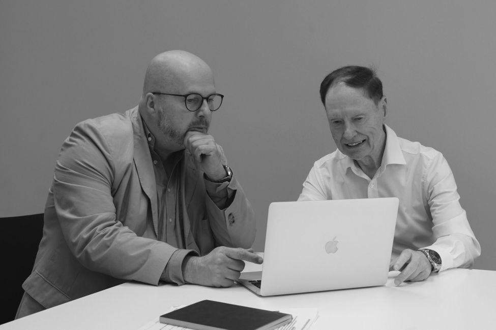 The language profiler and the security consultant in conversation